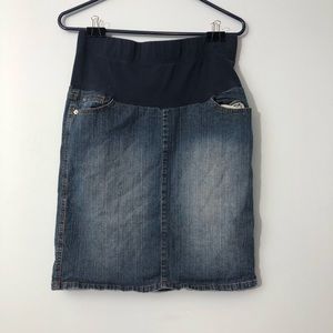 Maternity jean skirt size M